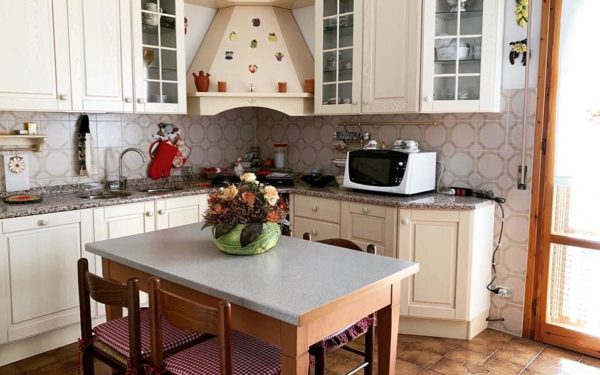 VP Immobiliare Pomarance - Curatissimo appartamento con giardino privato